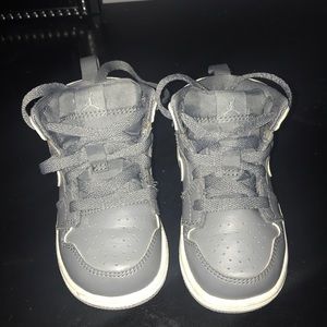 Jordan Retro 1 Grey